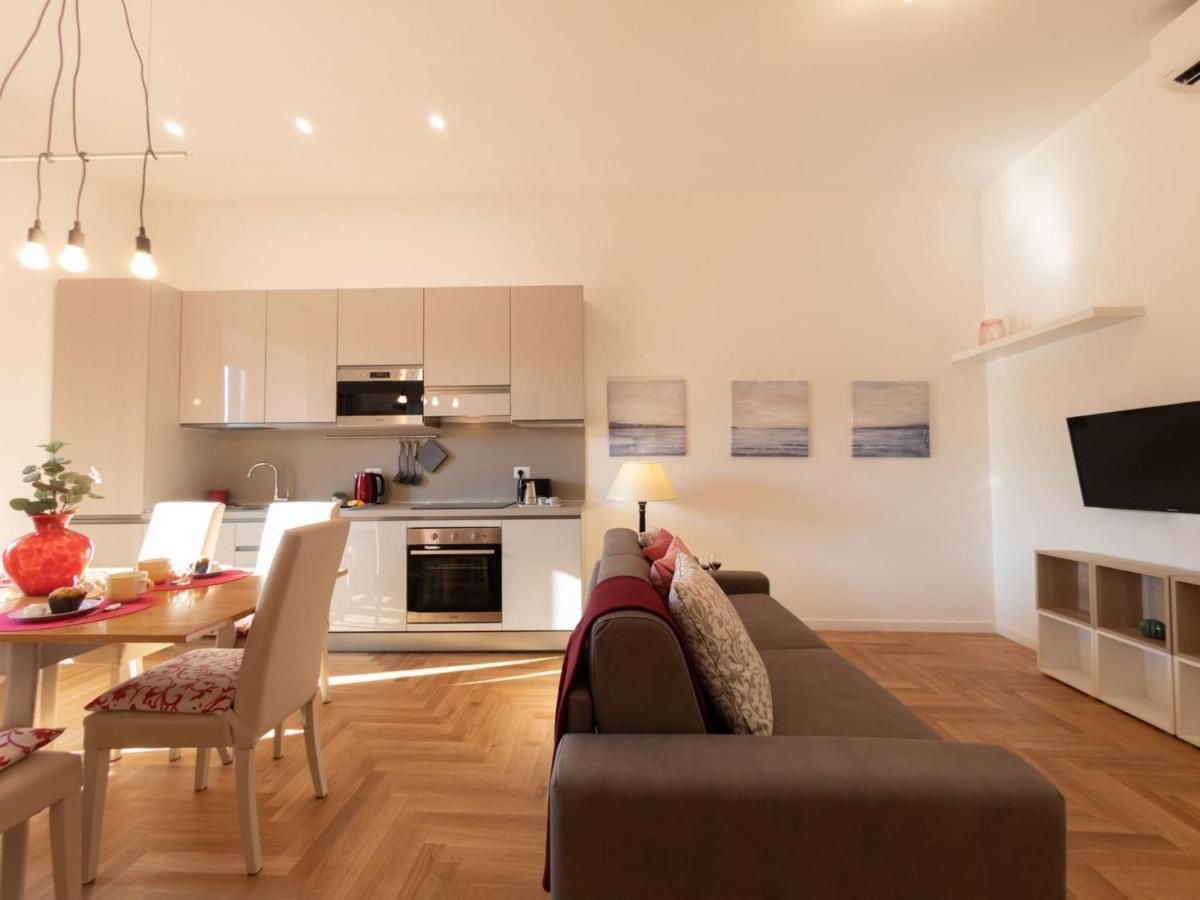 The Rent - Bright Near Isola Tiberina Apartamento